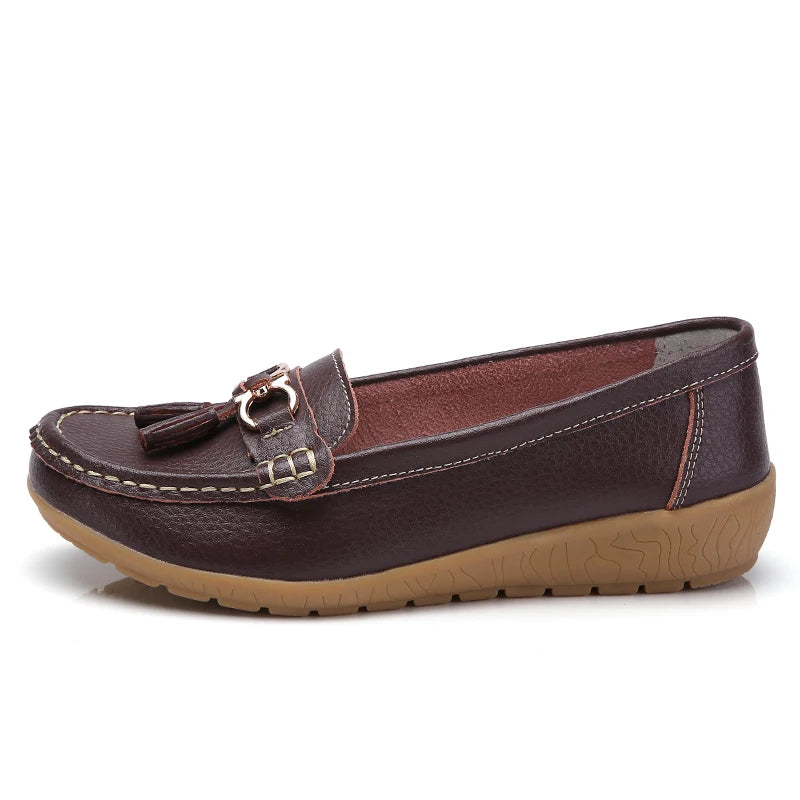 Women's Leather Slip-On Loafers White Casual Comfort Moccasins with Metal Tassel Gum Sole Large Sizes 41 42 43 for Dropshipping