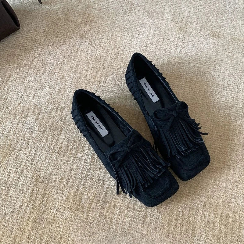 Fashion Tassel Bow Embellished Flats for Women High Quality Faux Suede Loafers Novelty Pleated Design Comfortable Women Shoes