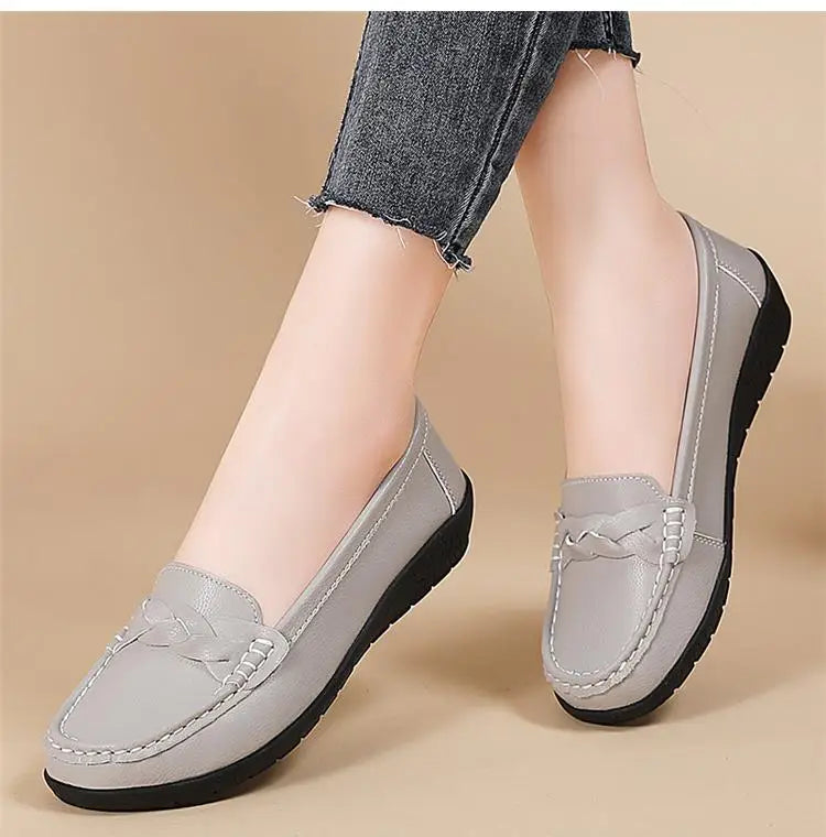 Genuine Leather Women Flats Fashion Soft Flat Shoes Moccasins Shoes Women Casual Ballet Flats Retro Zapatos De Mujer Plus Size