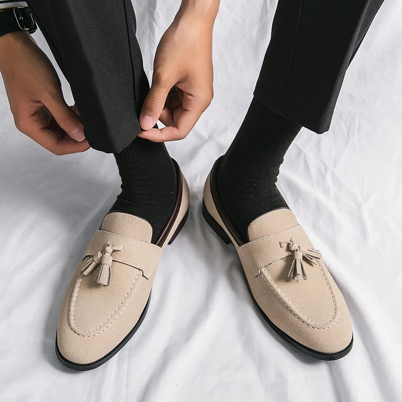 High Quality New Men's Tassel Pointed Soft Soled Gentleman's Moccasin Fashionable Comfortable Suede Breathable Casual Loafers
