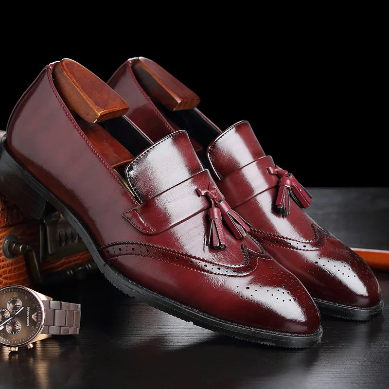 Luxury Men Leather Loafers designer Tassels Brogue Shoes Male Wedding Shoes Fashion High Quality Men Casual Shoes Big Size 37-48