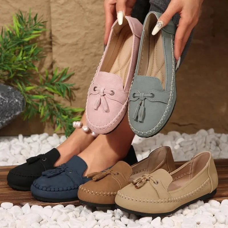 Women Tassel Moccasins Loafers PU Slip‑on Flat Shoes Comfort Walking Shoes Ladies Round Toe Casual Driving Flats for Daily Wear