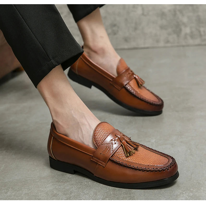 Men's Dress Shoes High Quality Brogues Casual Business Leather Shoes Social Party Leather Loafers Male Tassel Wedding Shoes