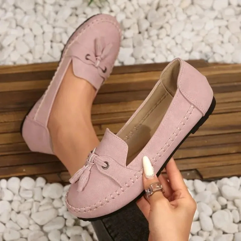 Women Tassel Moccasins Loafers PU Slip‑on Flat Shoes Comfort Walking Shoes Ladies Round Toe Casual Driving Flats for Daily Wear