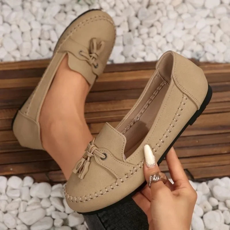 Women Tassel Moccasins Loafers PU Slip‑on Flat Shoes Comfort Walking Shoes Ladies Round Toe Casual Driving Flats for Daily Wear