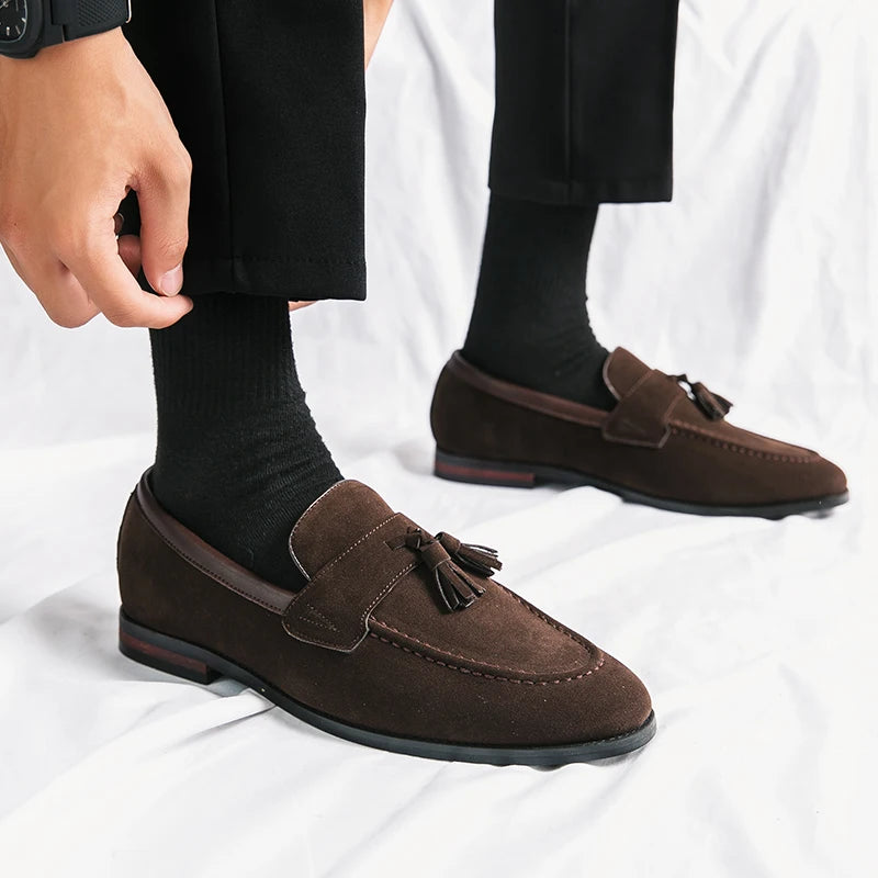 High Quality New Men's Tassel Pointed Soft Soled Gentleman's Moccasin Fashionable Comfortable Suede Breathable Casual Loafers