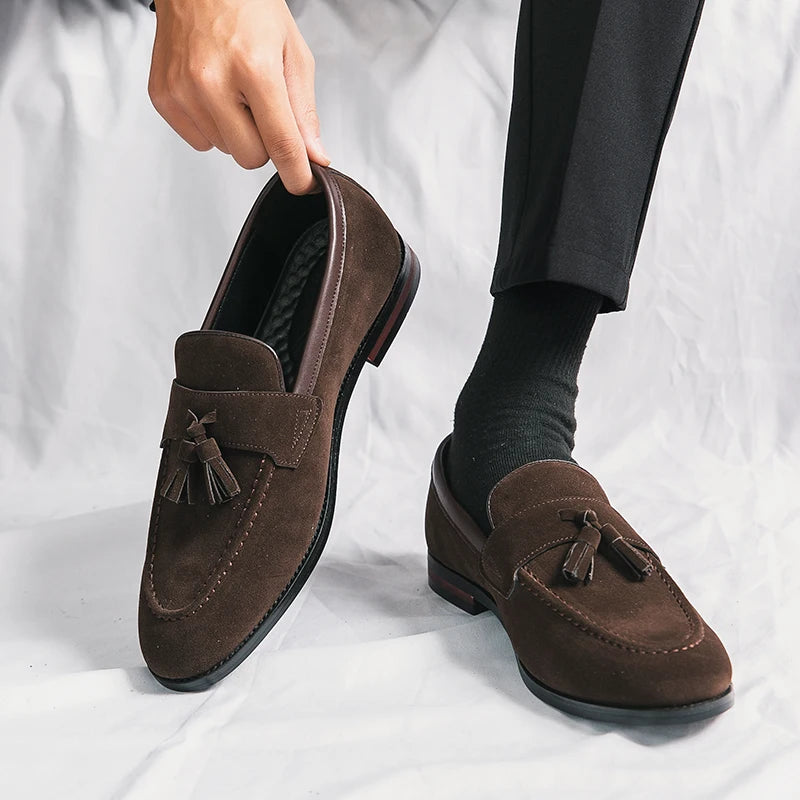 High Quality New Men's Tassel Pointed Soft Soled Gentleman's Moccasin Fashionable Comfortable Suede Breathable Casual Loafers