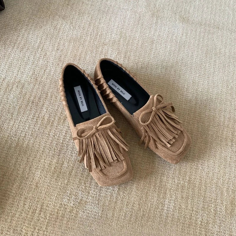 Fashion Tassel Bow Embellished Flats for Women High Quality Faux Suede Loafers Novelty Pleated Design Comfortable Women Shoes