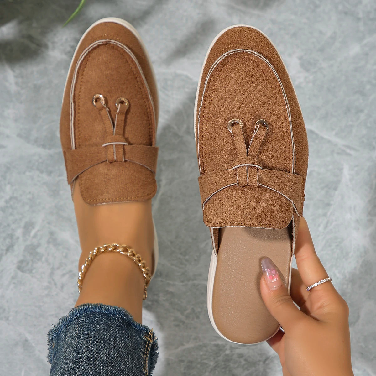 2025 New Casual Flat Bottom Lock Tassel Loafers Fashion Women Single Shoes Brand Metal Buckle Slipper Comfortable Slip on Shoes