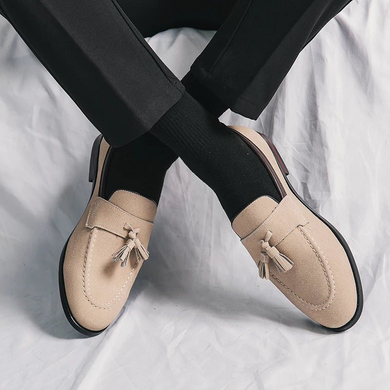 High Quality New Men's Tassel Pointed Soft Soled Gentleman's Moccasin Fashionable Comfortable Suede Breathable Casual Loafers