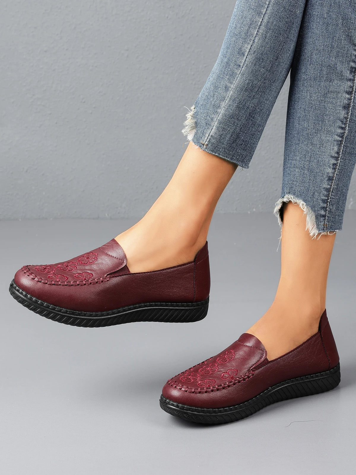 Women's Spring Autumn Leather Loafers Floral Embossed Slip‑On Flats Anti‑Slip Comfort Casual Mom Daily Walking Free Shipping