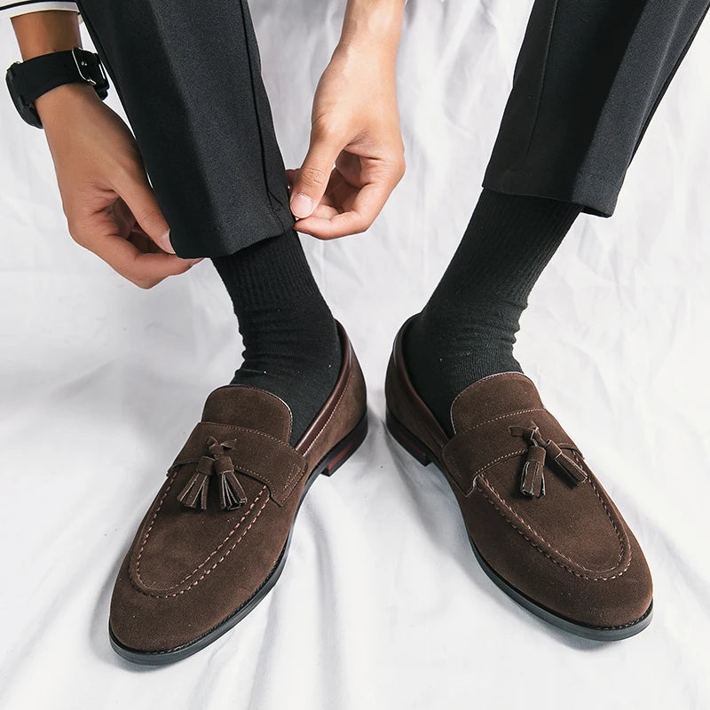 High Quality New Men's Tassel Pointed Soft Soled Gentleman's Moccasin Fashionable Comfortable Suede Breathable Casual Loafers