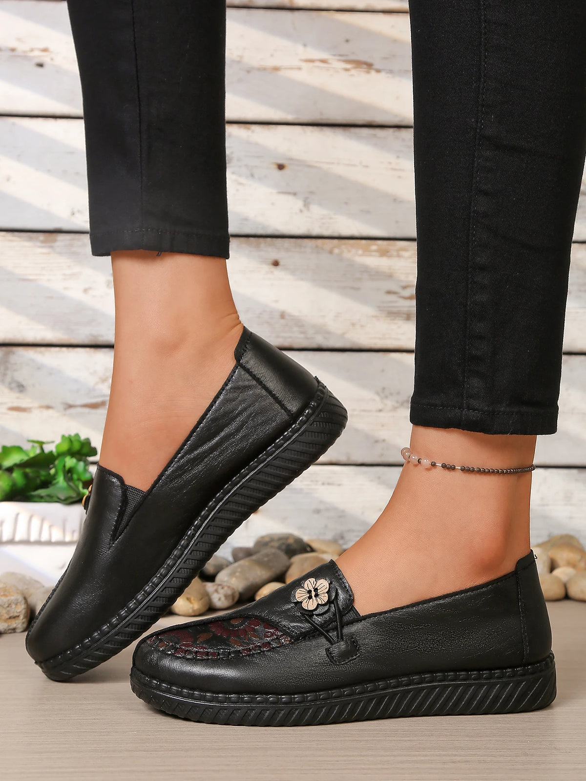 Women's Spring Autumn Leather Loafers Floral Embossed Slip‑On Flats Anti‑Slip Comfort Casual Mom Daily Walking Free Shipping