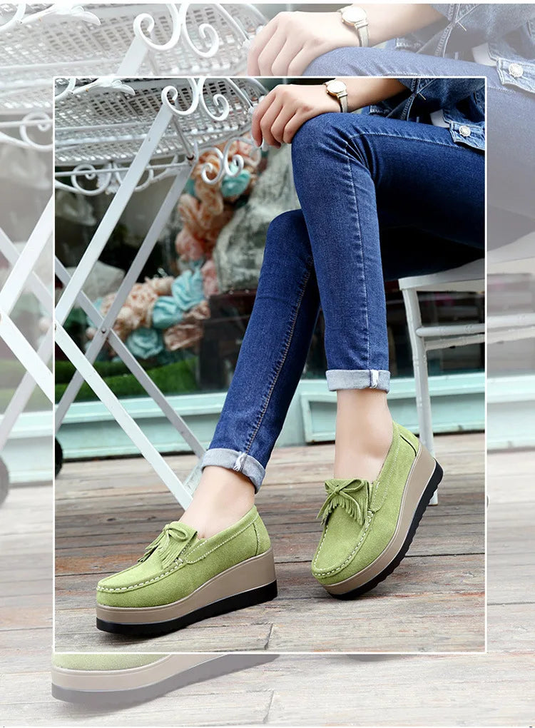 2025 Spring Platform Leather Flats Slip on Sneakers Designer Tassel Fringe Loafer Moccasins Fashon Green Suede Shoes of Women